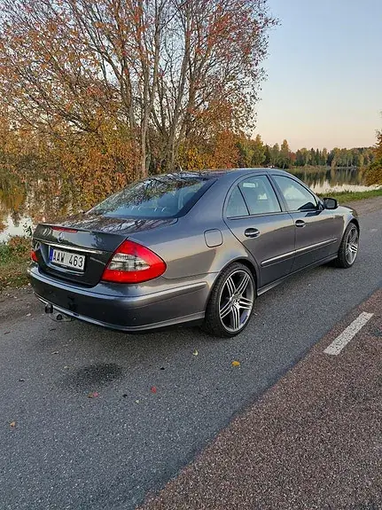 Mercedes-Benz E200 2007 photo 2