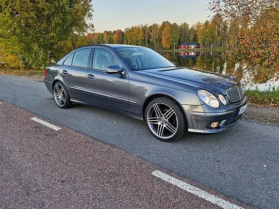Mercedes-Benz E200