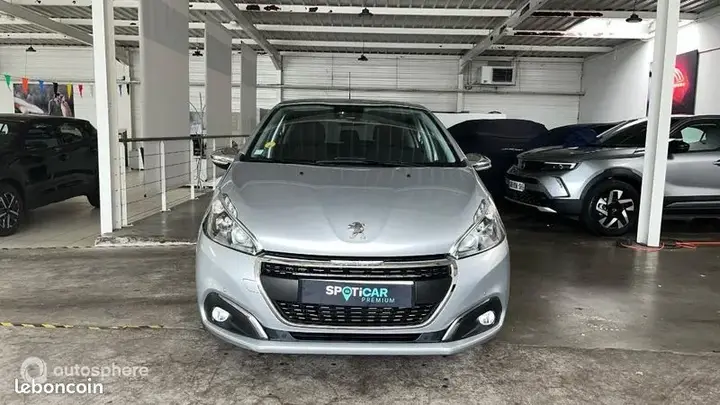 Peugeot 208 2018 photo 2