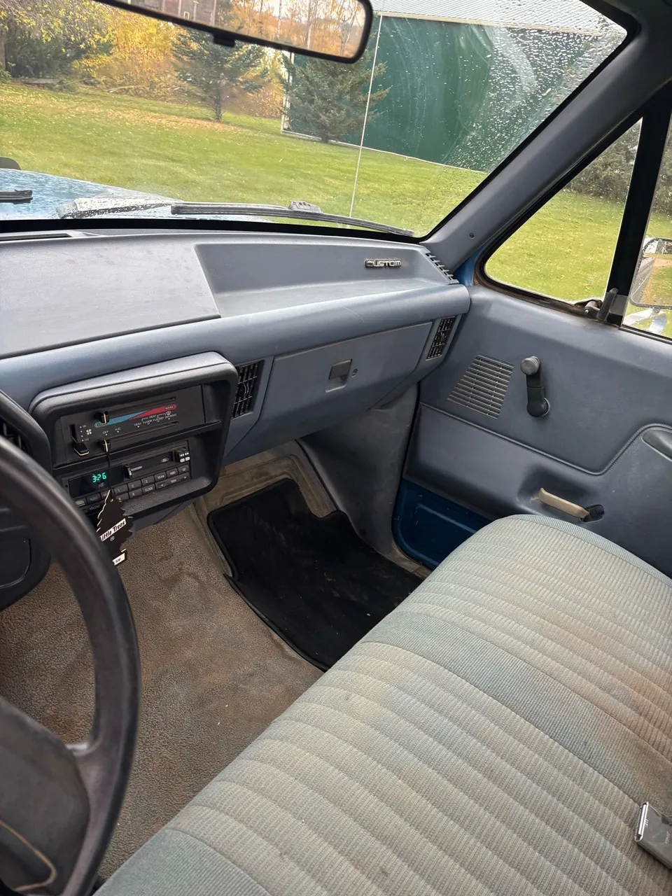 Ford F-150 1989 photo 2
