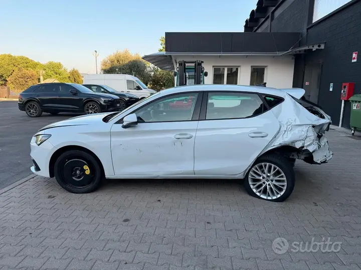 Seat Leon 2025 photo 3