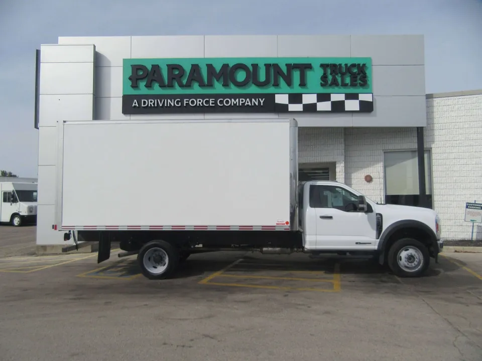 Ford F-550 2026 photo 2