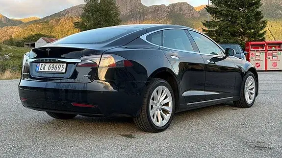 Tesla Model S 2018 photo 3
