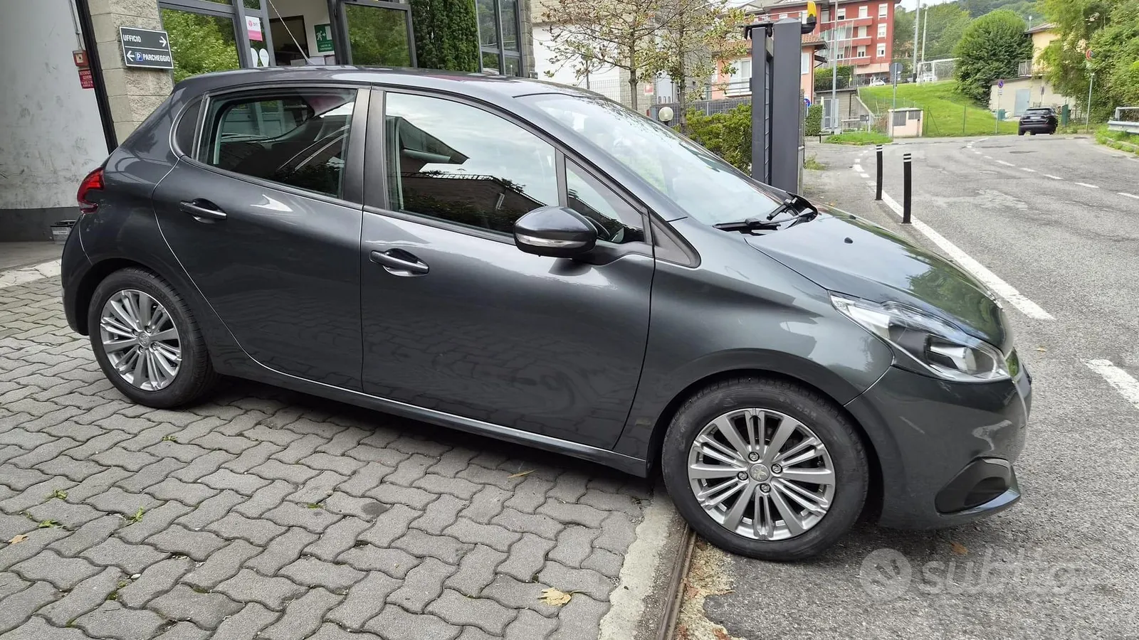 Peugeot 208 2016 photo 4