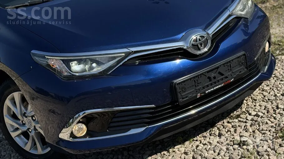 Toyota Auris 2015 photo 5