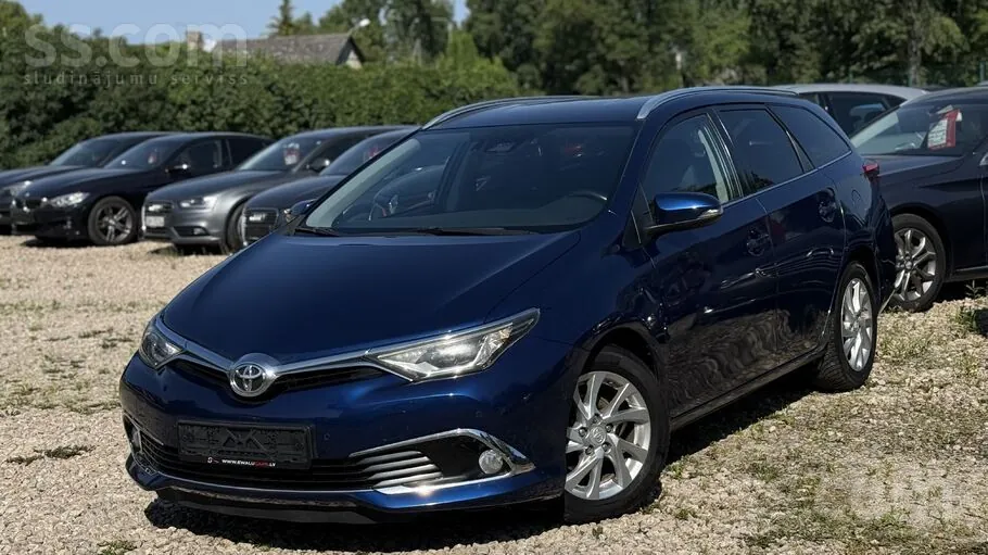 Toyota Auris 2015 photo 2