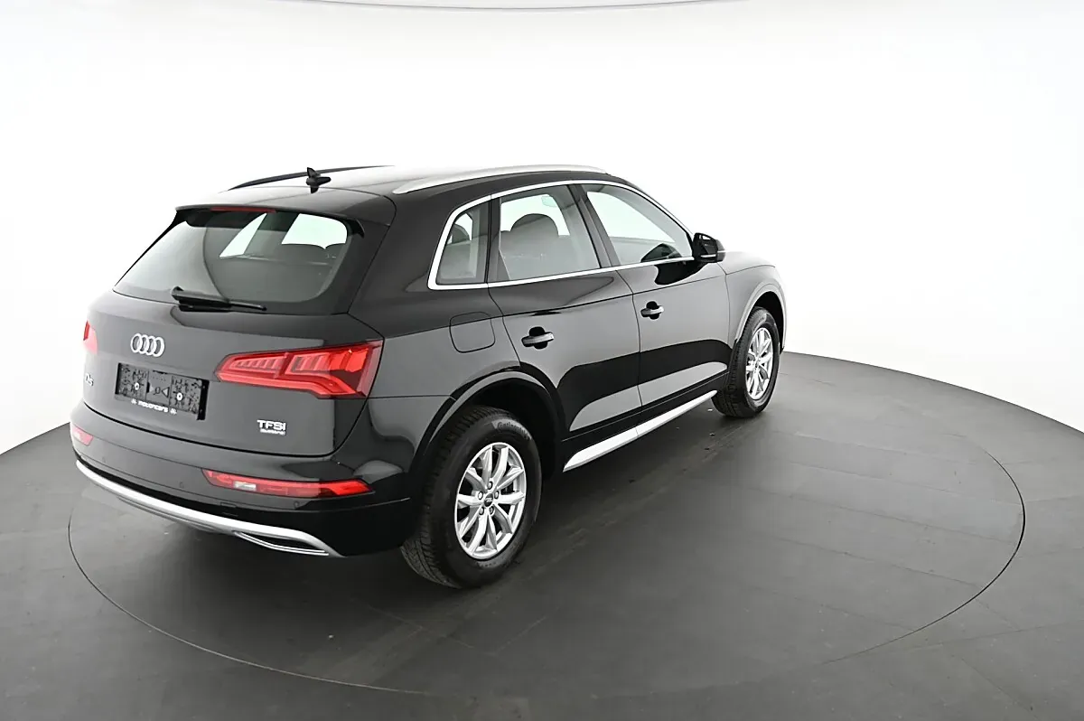 Audi Q5 2017 photo 2