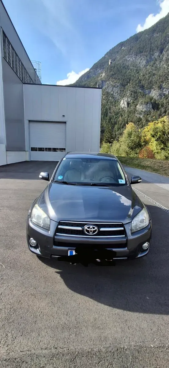 Toyota Rav4 2011 photo 2