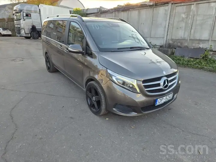 Mercedes-Benz V-Class 2015 photo 2
