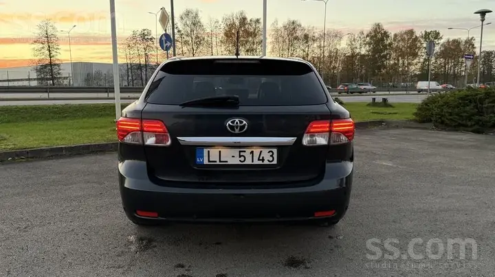 Toyota Avensis 2013 photo 3