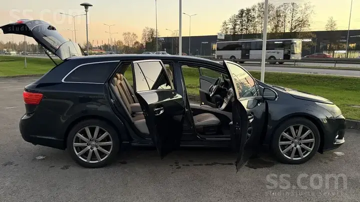 Toyota Avensis 2013 photo 5