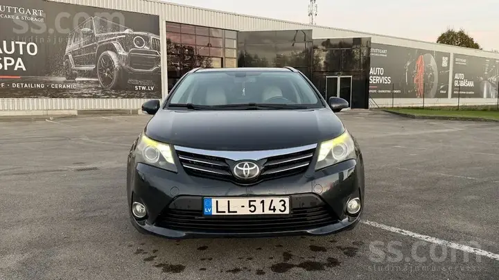 Toyota Avensis 2013 photo 4