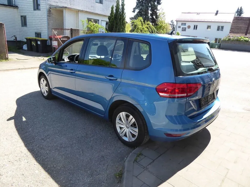 Volkswagen Touran 2017 photo 3
