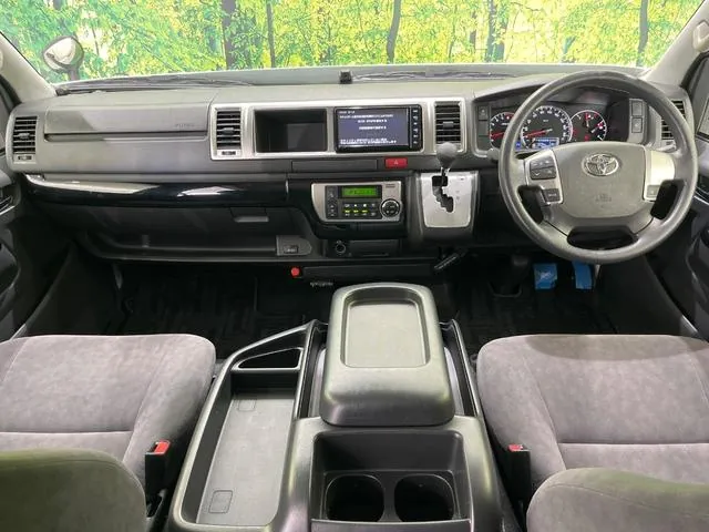 Toyota Hiace Wagon 2019 photo 2