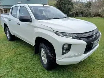 Mitsubishi Triton 2021 photo 2