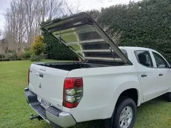Mitsubishi Triton 2021 photo 5