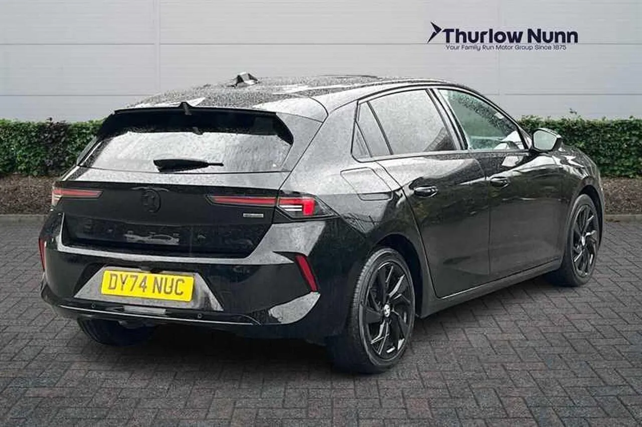 Vauxhall Astra 2024 photo 3