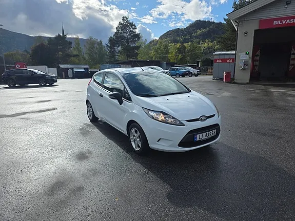 Ford Fiesta 2011 photo 3