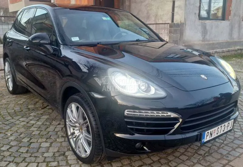 Porsche Cayenne 2012 photo 4