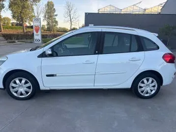 Renault Clio 2011 photo 2