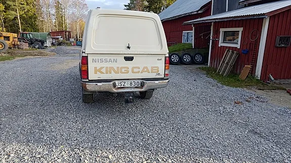 Nissan Navara 1997 photo 4
