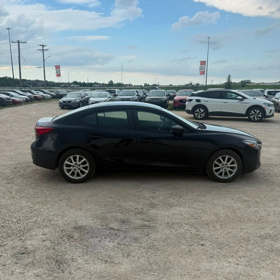 Mazda Mazda3 2018 photo 2