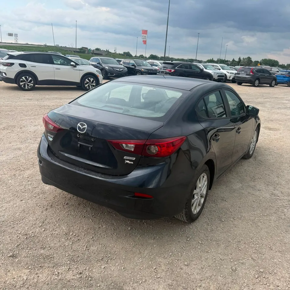 Mazda Mazda3 2018 photo 3