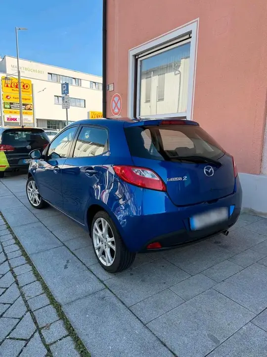 Mazda 2