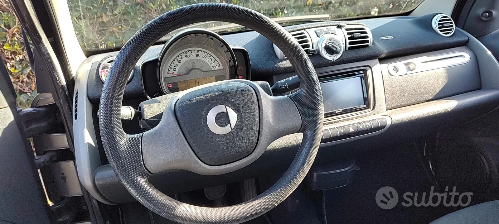 Smart Fortwo 2012 photo 2