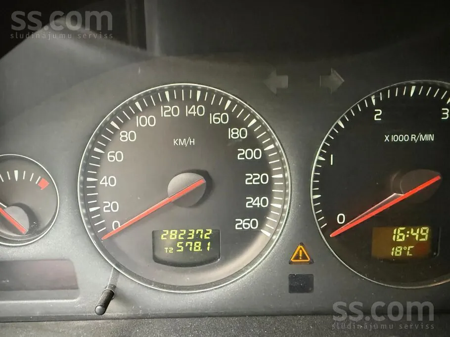 Volvo V70 2004 photo 5