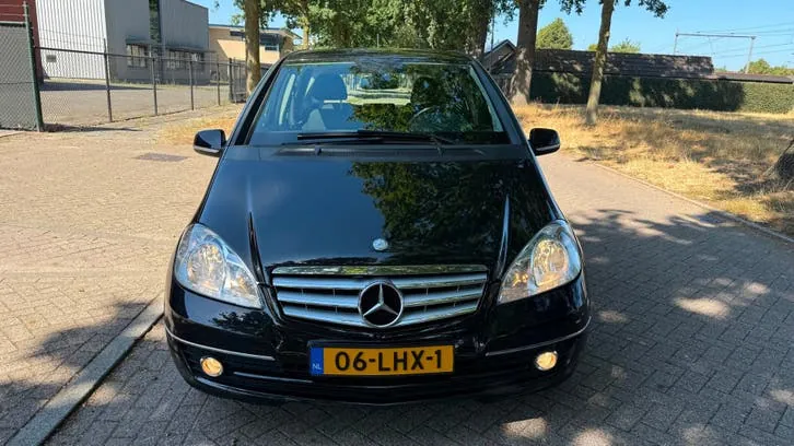 Mercedes-Benz A-Class 2009 photo 2
