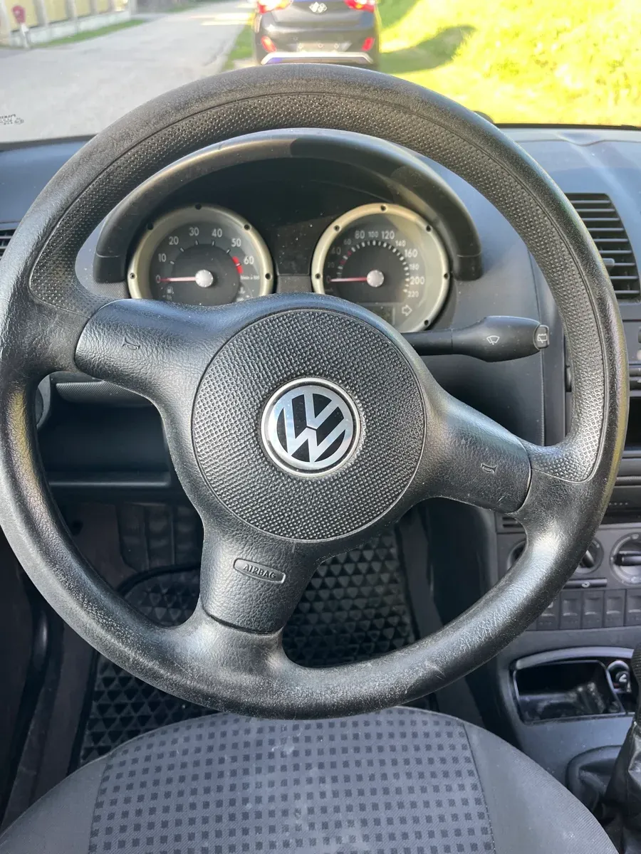 Volkswagen Polo 2001 photo 2