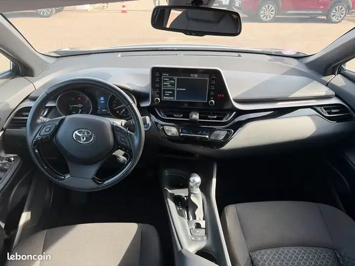 Toyota C-Hr 2023 photo 4