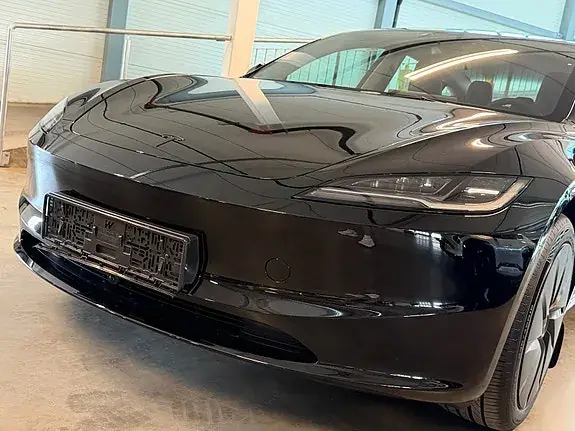 Tesla Model 3 2026 photo 3