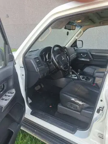 Mitsubishi Pajero 2013 photo 3