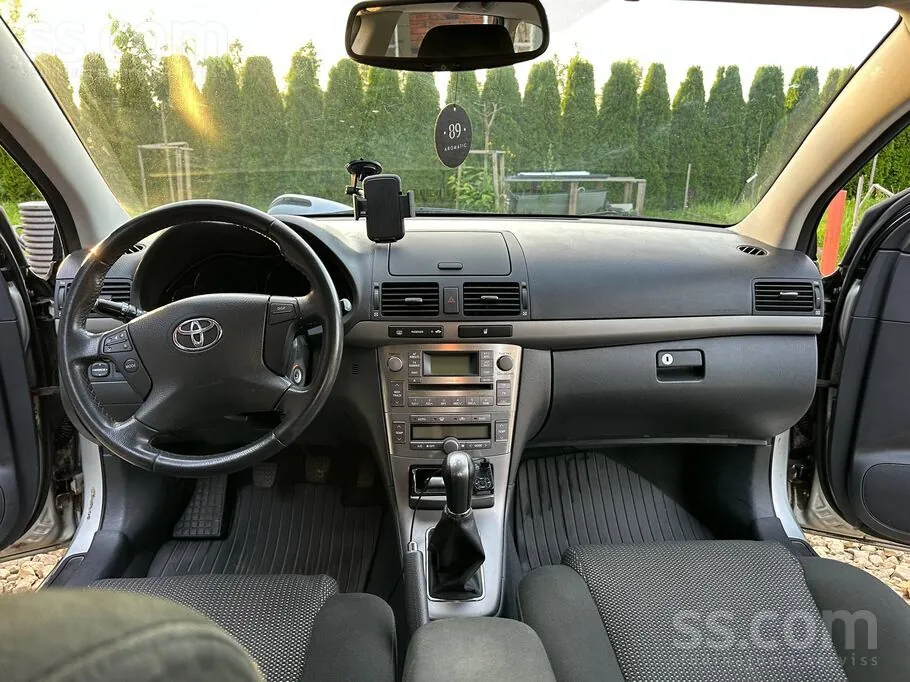 Toyota Avensis 2006 photo 5