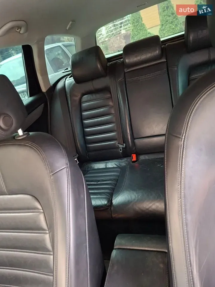 Volkswagen Passat 2011 photo 2