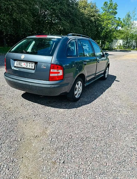 Skoda Fabia 2007 photo 2