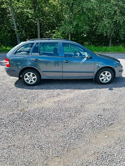 Skoda Fabia 2007 photo 3