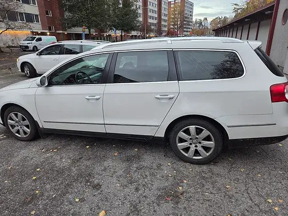 Volkswagen Passat 2010 photo 3
