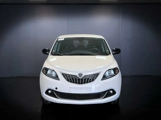 Lancia Ypsilon 2022 photo 2