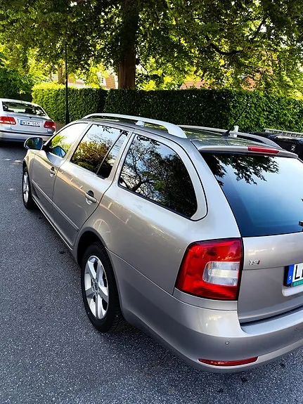 Skoda Octavia 2011 photo 5