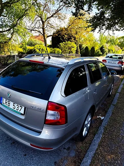Skoda Octavia 2011 photo 3