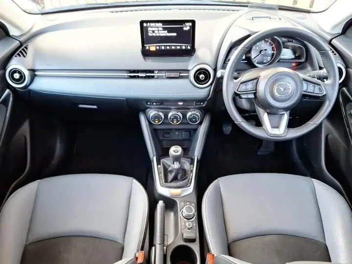 Mazda Mazda2 2022 photo 3