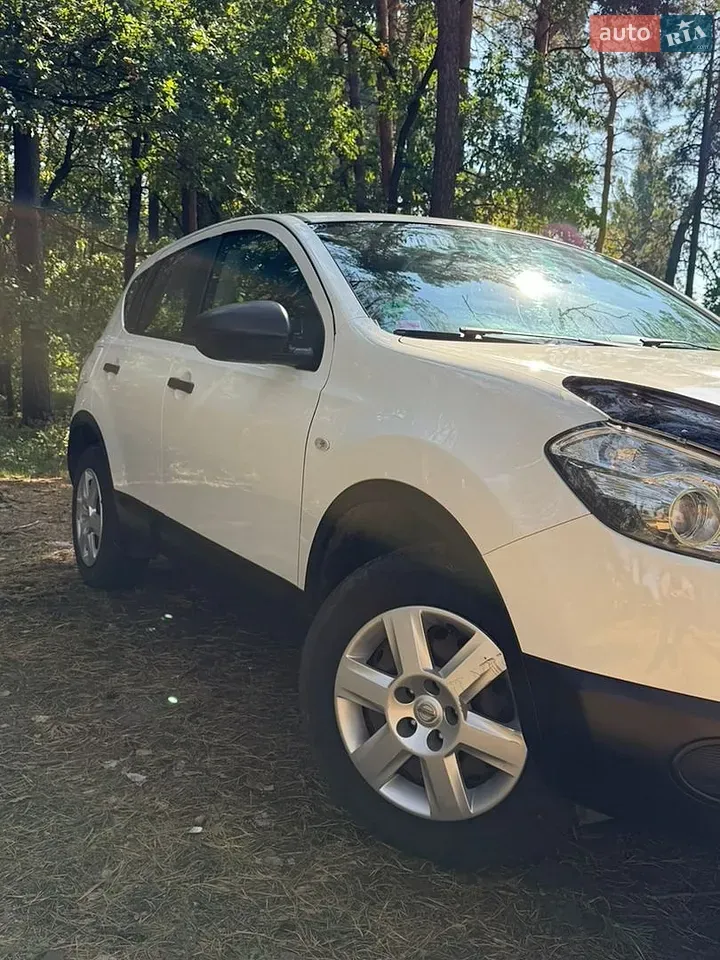 Nissan Qashqai 2013 photo 2