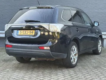 Mitsubishi Outlander 2013 photo 2