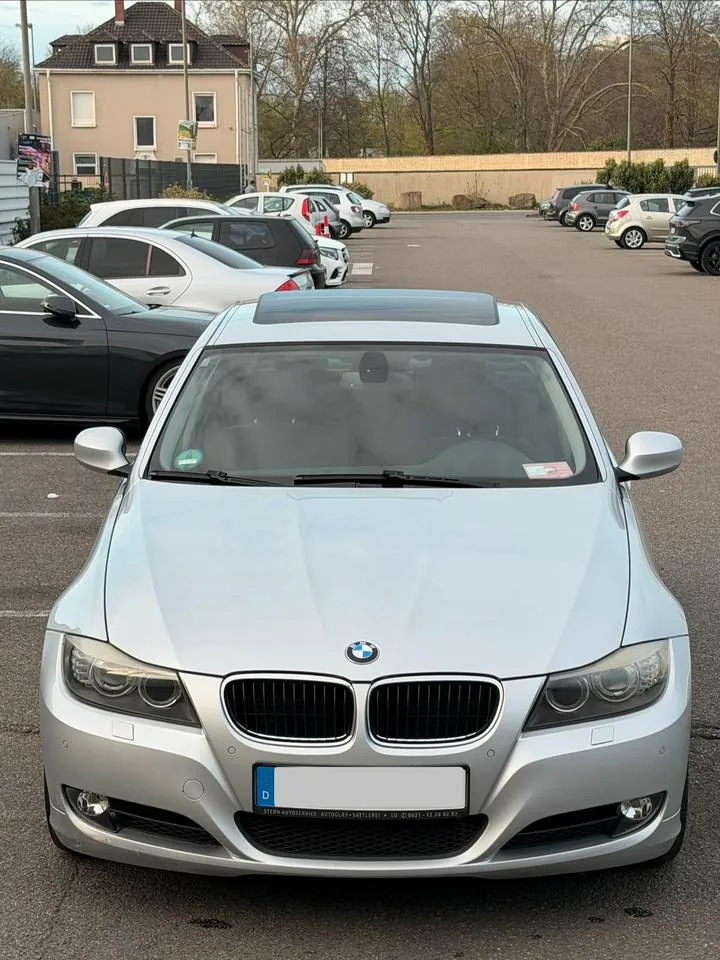 BMW 320I E90