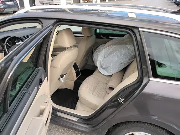 Skoda Superb 2011 photo 5