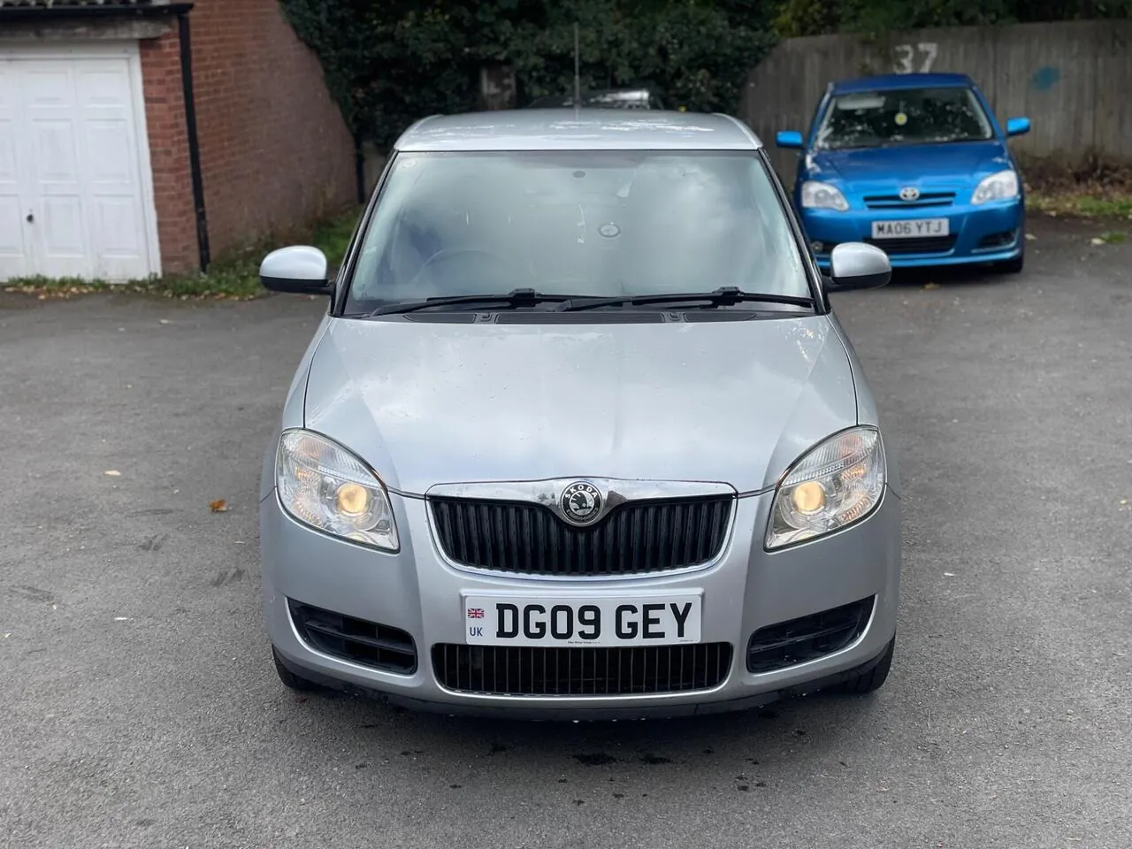 Skoda Fabia 2009 photo 2