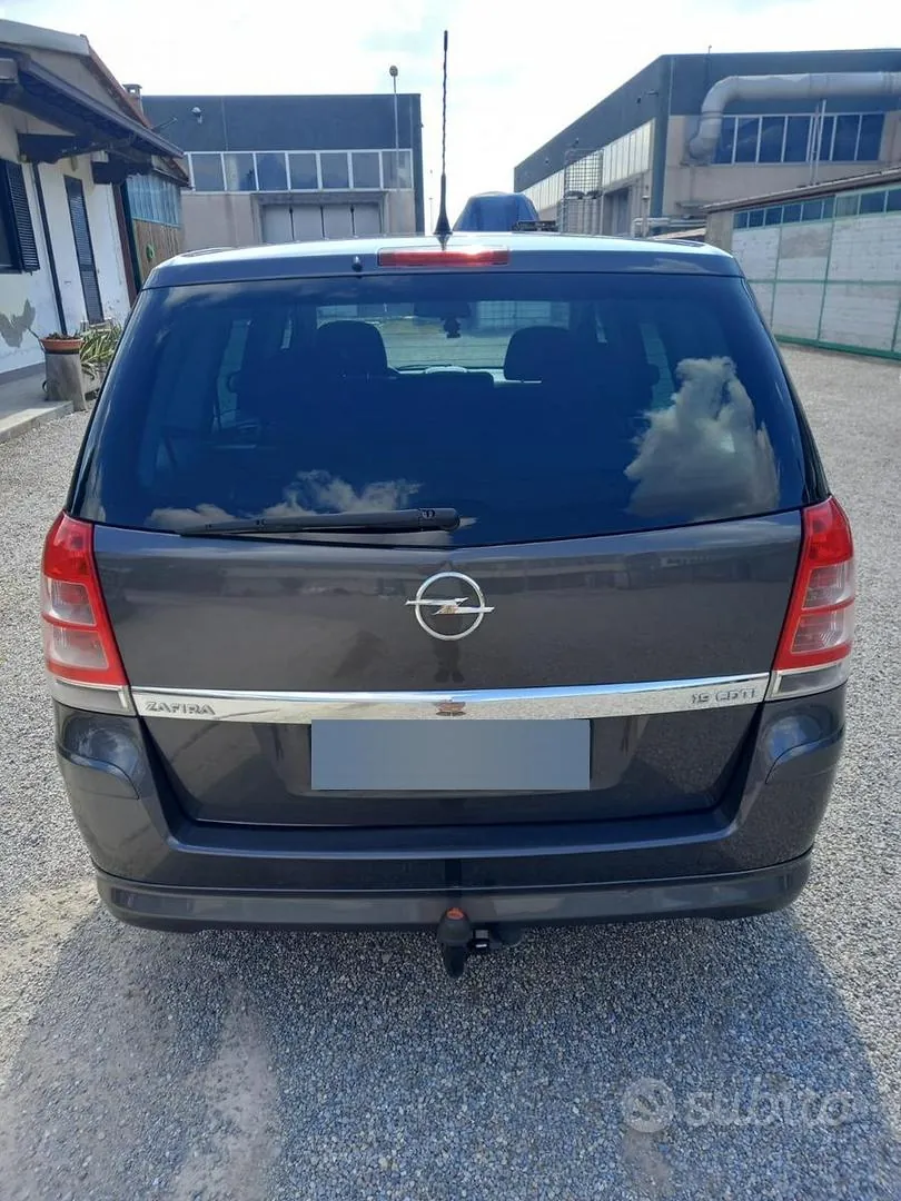 Opel Zafira 2010 photo 3